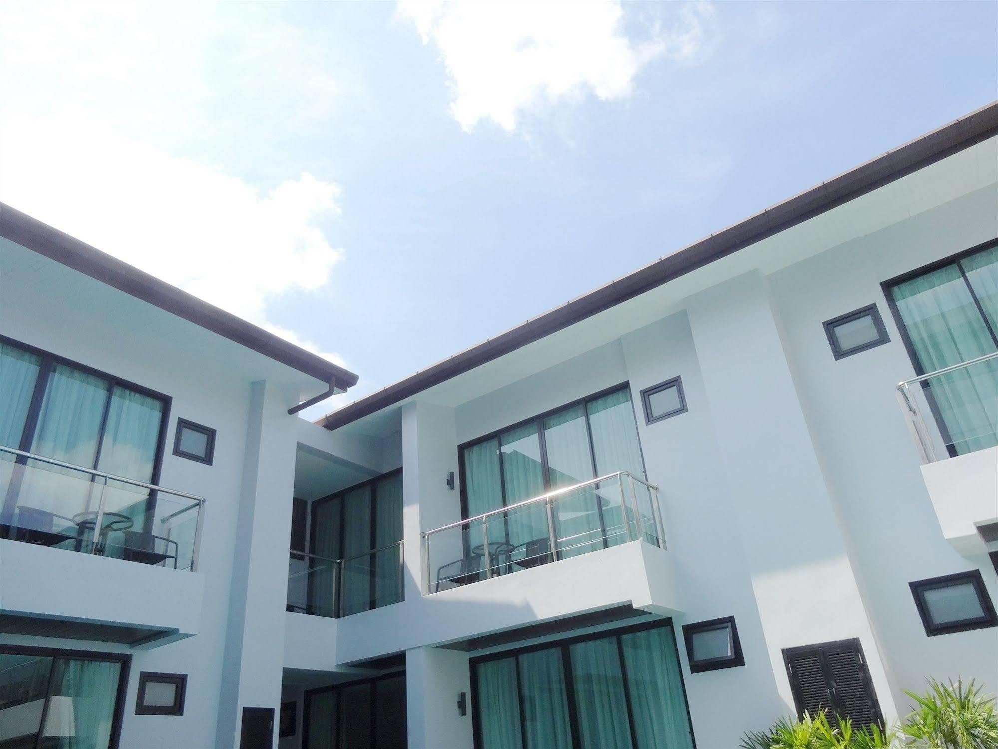 Good Day Phuket Hotel Buitenkant foto