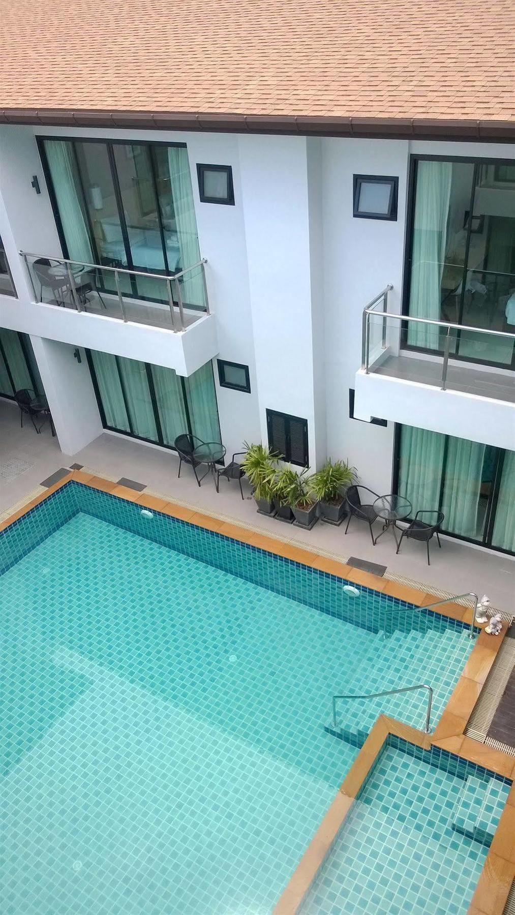Good Day Phuket Hotel Buitenkant foto