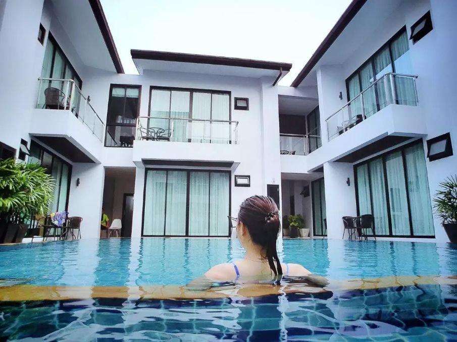 Good Day Phuket Hotel Buitenkant foto